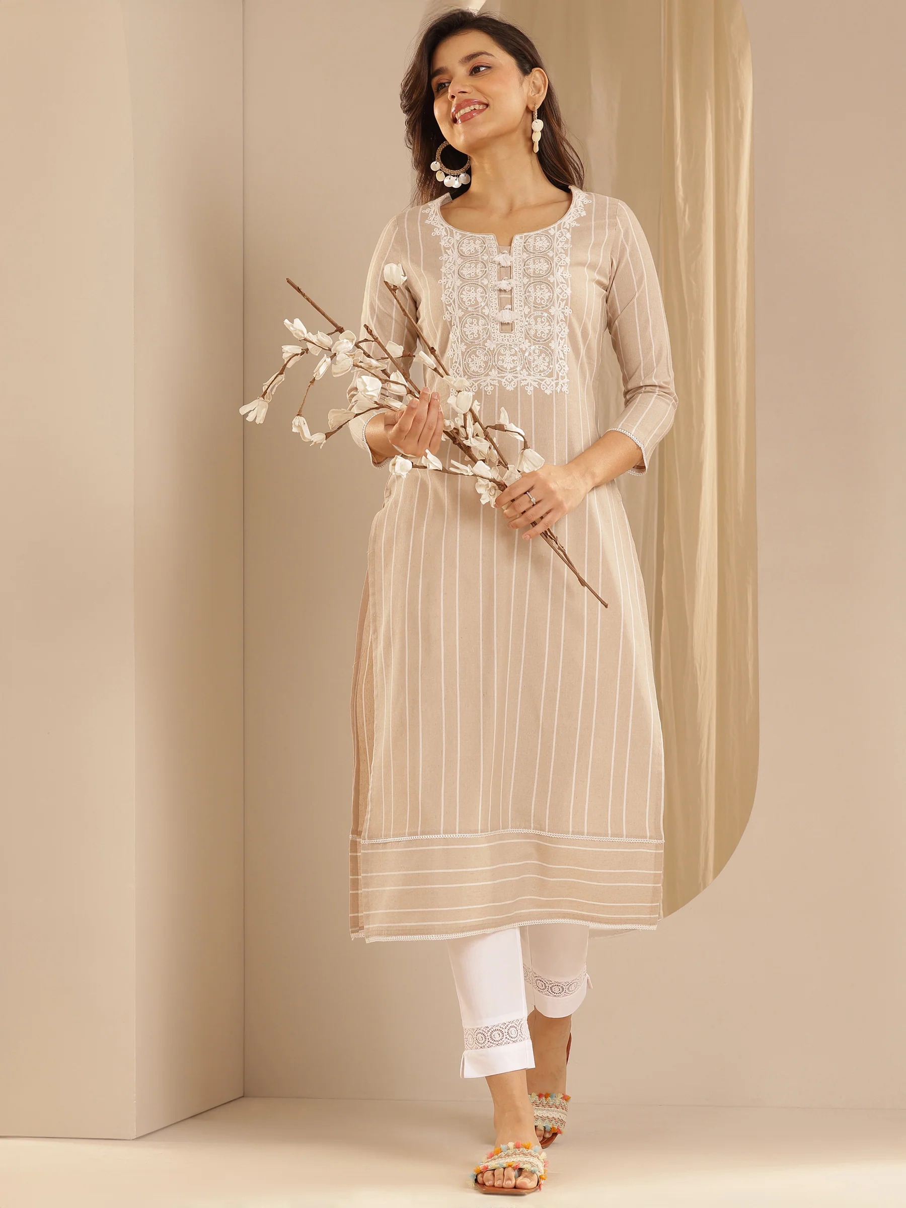 98261_6Main.webp Beige Embroidered Cotton Blend Straight Kurta - Image 1